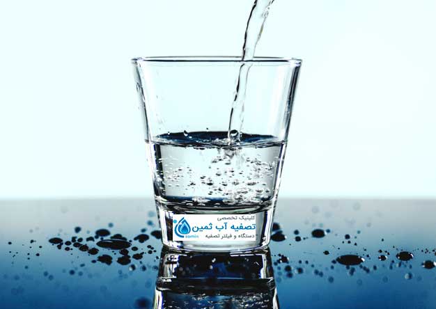 آشامیدن آب مقطر