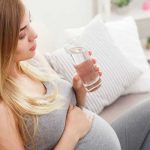 فواید آب قلیایی در دوران بارداری